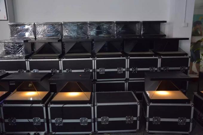Holograma de 270 grados de 3 lados pantalla de pirámide Vitrina 3D caja de holo Reproductor de publicidad holográfica 1