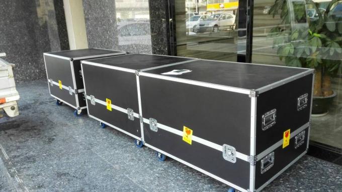 Holograma de 270 grados de 3 lados pantalla de pirámide Vitrina 3D caja de holo Reproductor de publicidad holográfica 2