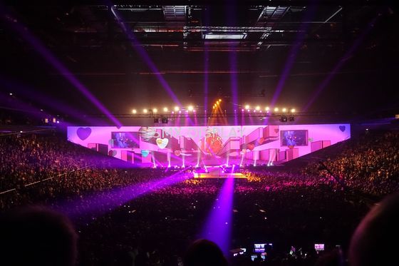 Calidad Pantalla olográfica de la pantalla blanca del velo para la boda del holograma y el lanzamiento del producto Fábrica