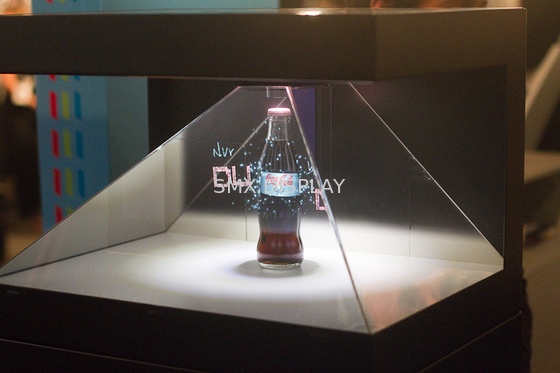 22 pulgadas de proyector de hologramas de pirámide 3D caja gabinete 270 grados pantalla holográfica caja de hologramas 3D